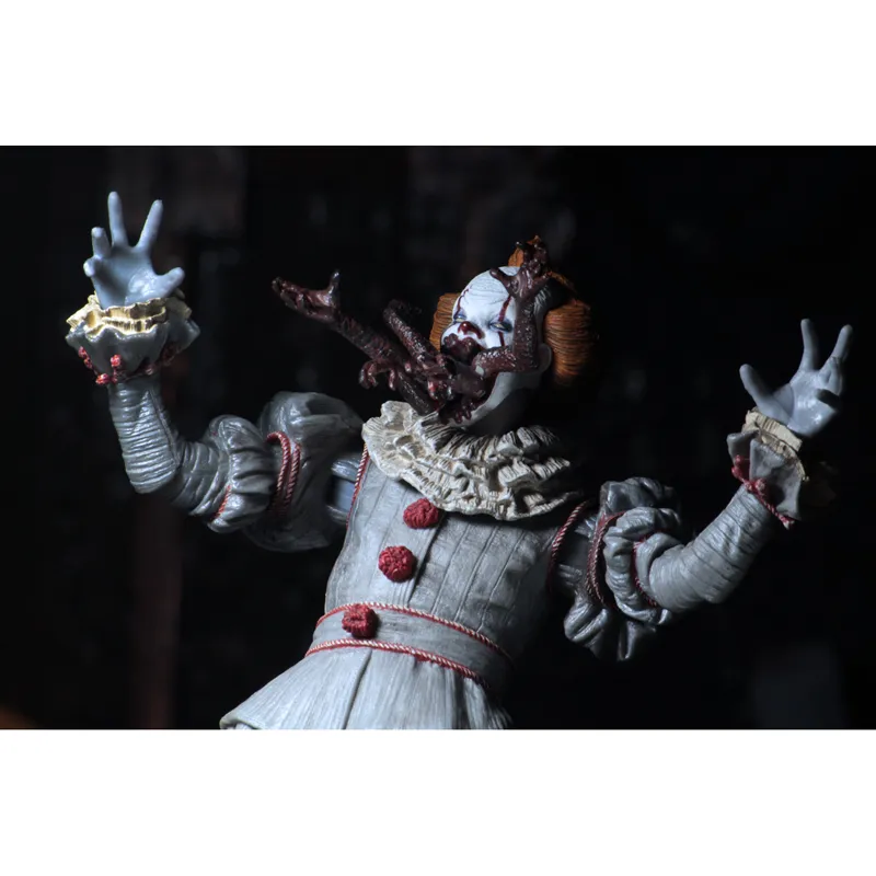 IT: Ultimate "Dancing Clown" Pennywise - 7-Inch Scale Action Figure