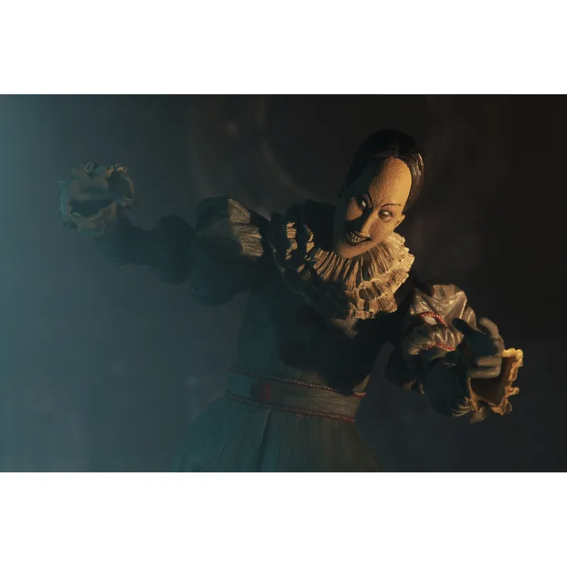 IT: Ultimate "Dancing Clown" Pennywise - 7-Inch Scale Action Figure