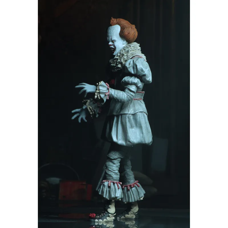 IT: Ultimate "Dancing Clown" Pennywise - 7-Inch Scale Action Figure