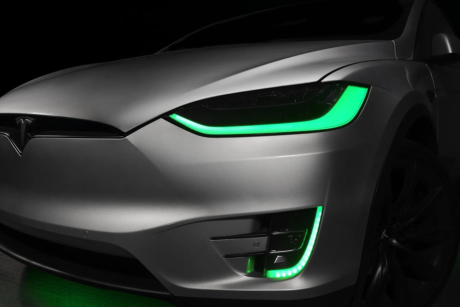 ORACLE Lighting 2016-2024 Tesla Model X Dynamic ColorSHIFT Headlight & Fog Light DRL Upgrade Kit - COMBO