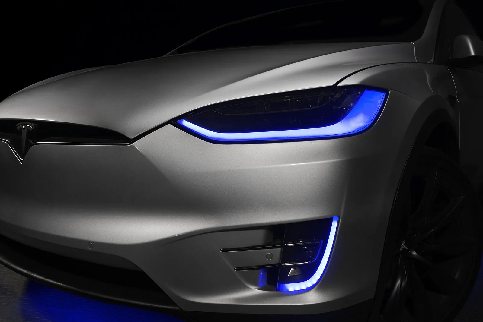 ORACLE Lighting 2016-2024 Tesla Model X Dynamic ColorSHIFT Headlight & Fog Light DRL Upgrade Kit - COMBO