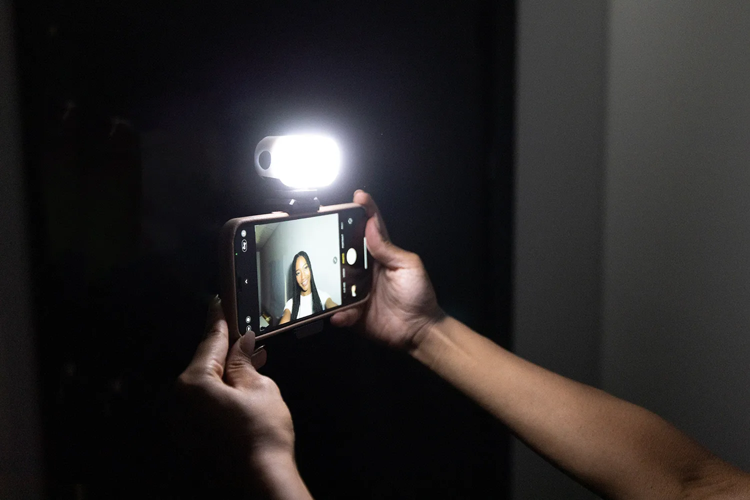 Spectrum Pocket Photo Video iPhone LED Light - GlowGo (Mini)